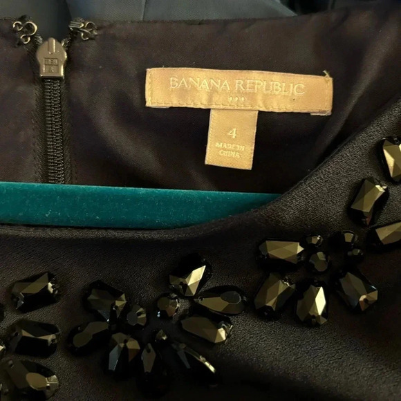 Banana Republic Size 4 Embellished Cocktail Shift Dress. Navy. Mini - Picture 5 of 5